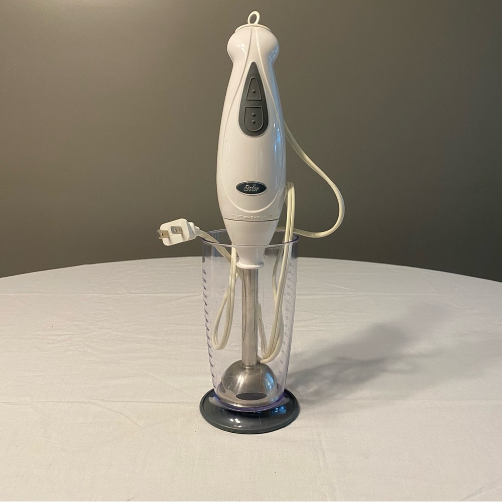 Oster White Hand Blender with Mixing Cup